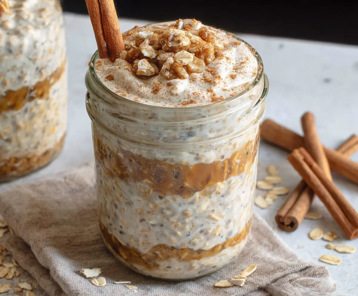 Easy Cinnamon Roll Overnight Oats