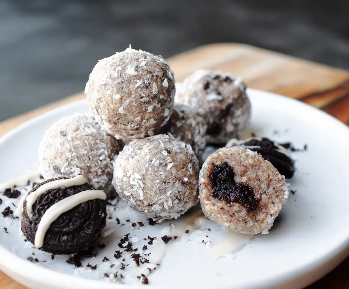 Easy Nutritious Oreo Protein Balls