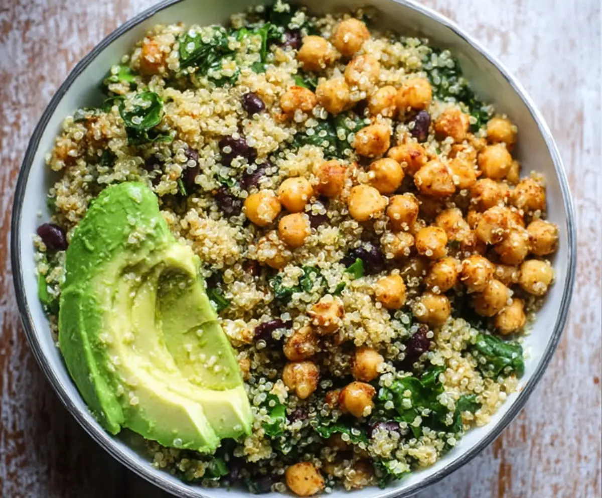 Healthy Quinoa Bowl with Avocado & Chickpeas