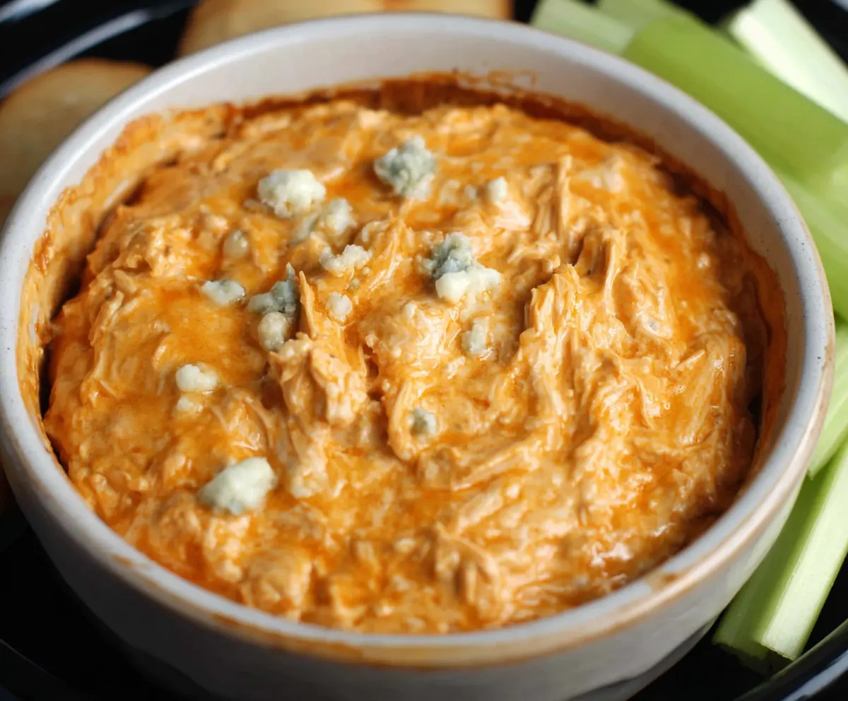 Easy Crock Pot Buffalo Chicken Dip