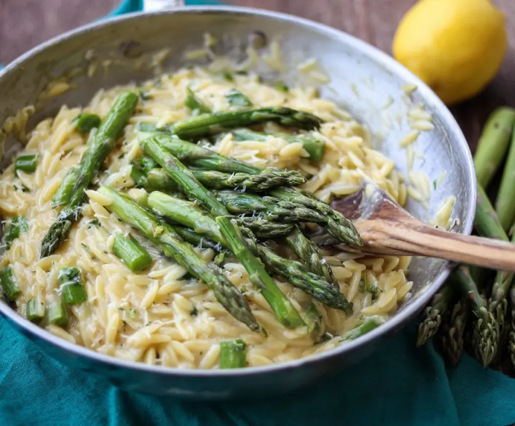 Creamy Lemon Garlic Orzo with Asparagus